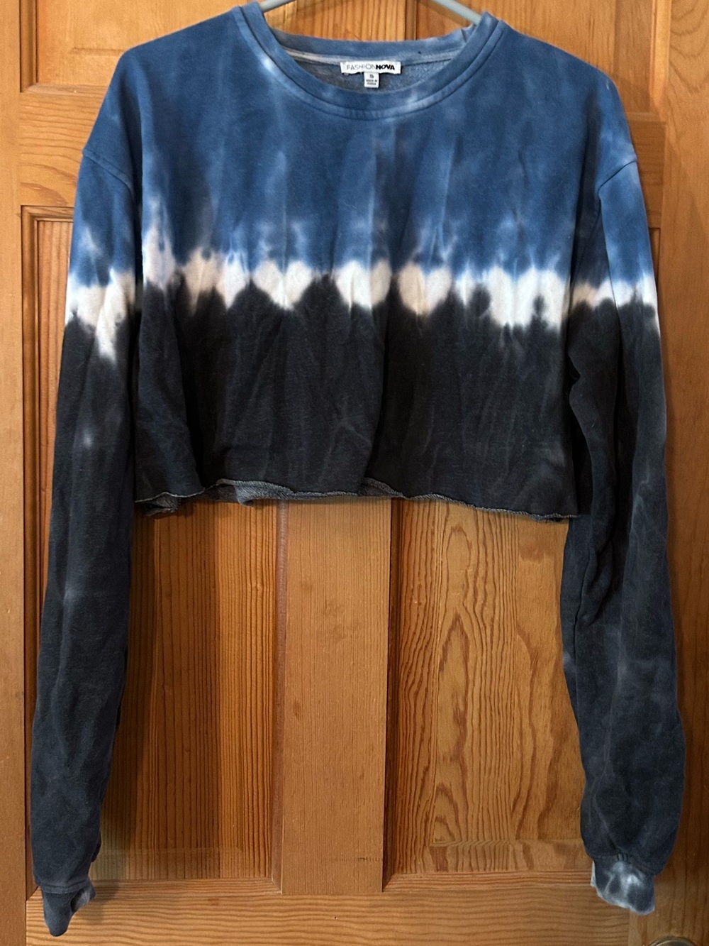 Fashion Nova Navy, Black & White Tie-Dye Cropped Long Sleeve Top